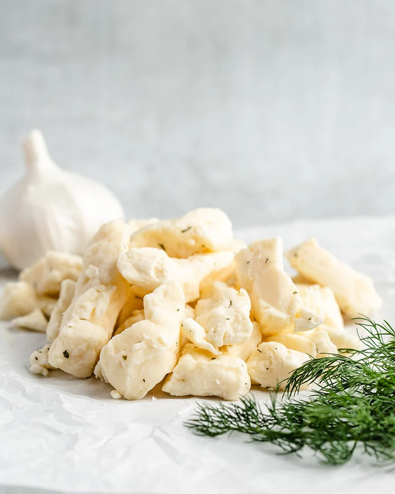 Cheese Curds - White Garlic & Dill - Image 4