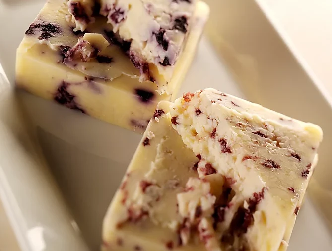Cranberry Infused Cheddar - Image 3